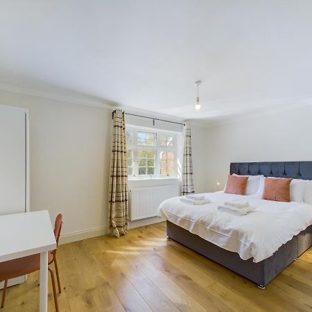 Duplex Redhill Town Centre Apt By Livingo Stays Exteriör bild