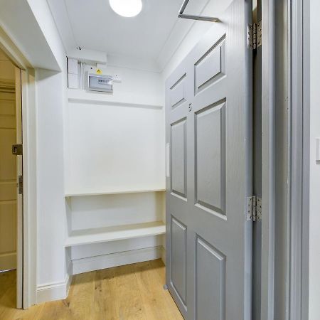 Duplex Redhill Town Centre Apt By Livingo Stays Exteriör bild
