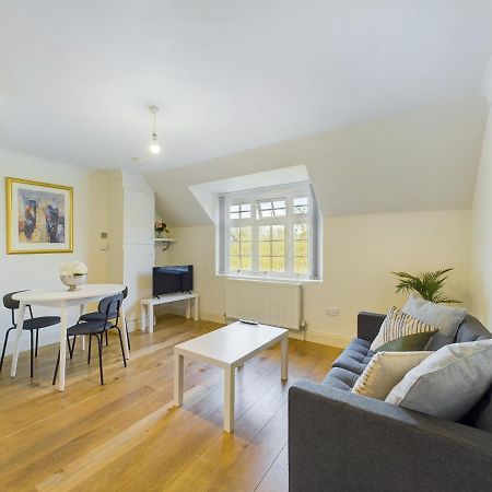Duplex Redhill Town Centre Apt By Livingo Stays Exteriör bild