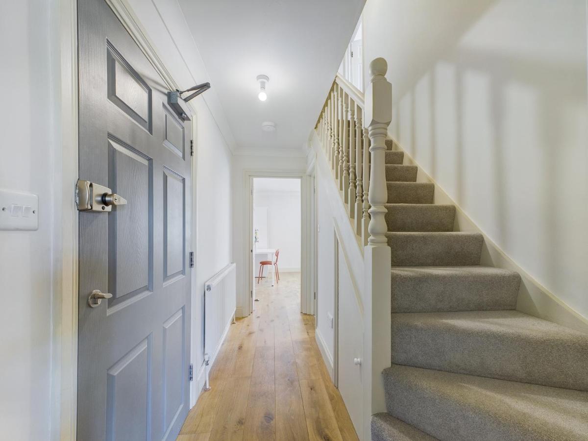 Duplex Redhill Town Centre Apt By Livingo Stays Exteriör bild
