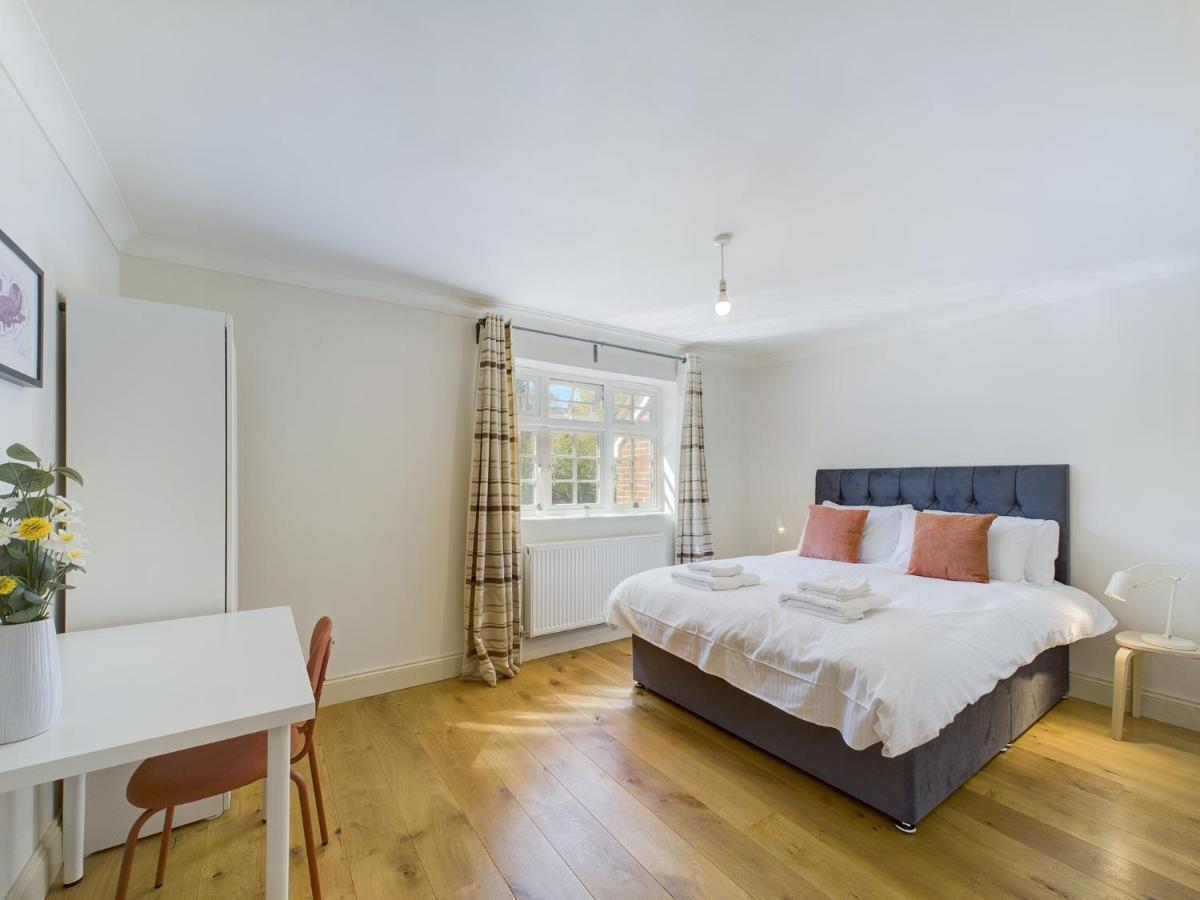 Duplex Redhill Town Centre Apt By Livingo Stays Exteriör bild