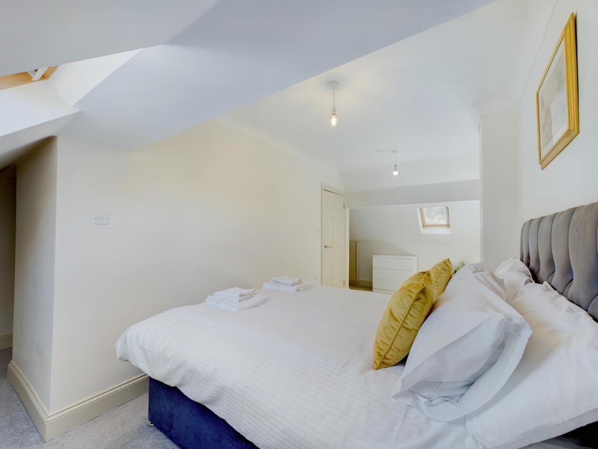 Duplex Redhill Town Centre Apt By Livingo Stays Exteriör bild
