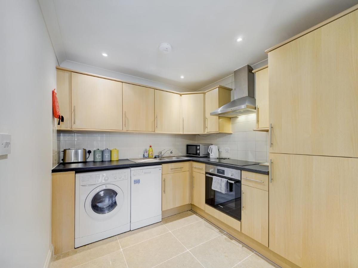 Duplex Redhill Town Centre Apt By Livingo Stays Exteriör bild